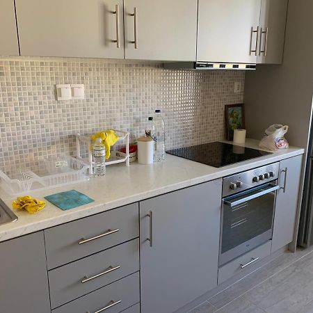 Appartment Near Center Corinth Екстериор снимка
